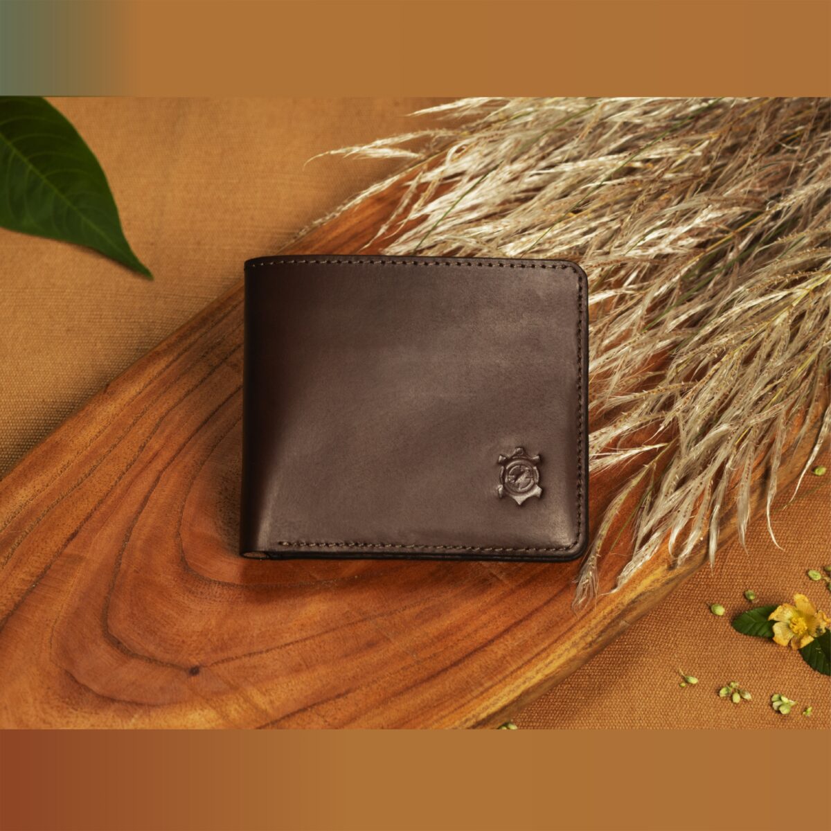 1 Goyal Leather Heritage Bifold Wallet – Classic Elegance Brown - Image 1