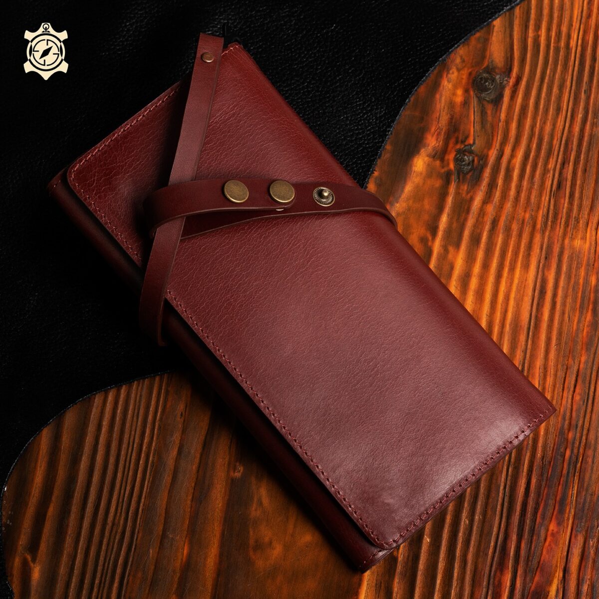 imgi_7_22.jpg Roadster Vault – Long Trifold Bikerz Wallet with Chain & Belt Safety Red wine - Image 1