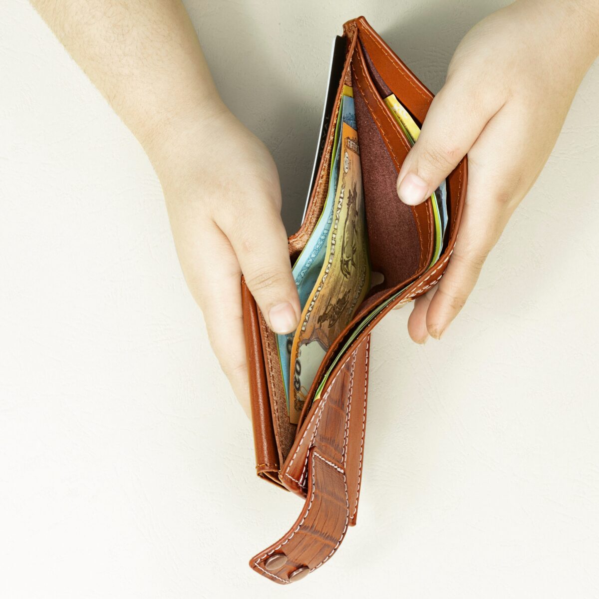 Swamp Alligator – Premium Leather Wallet with Snap Closure & Coin Pocket Tan Brown - Image 2