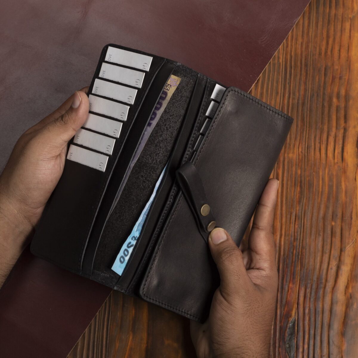 Roadster Vault – Long Trifold Bikerz Wallet with Chain & Belt Safety Black - Image 3